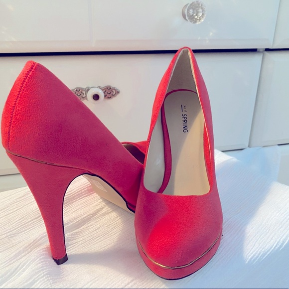 Shoes with 3” heals, Size 7 1/2 (made small feels like size 6) - Picture 1 of 2